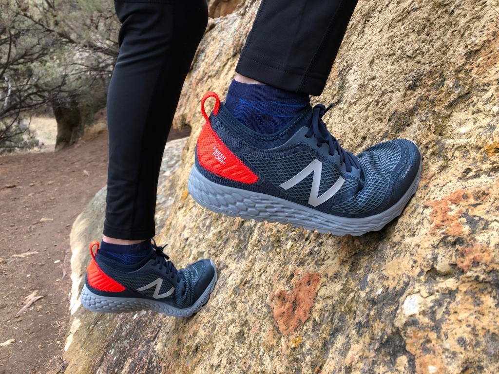Revisión de las zapatillas de trail running New Balance Fresh Foam Gobi V3 para hombre: la goma hidrohesionada en la base de estas zapatillas, a pesar de no...