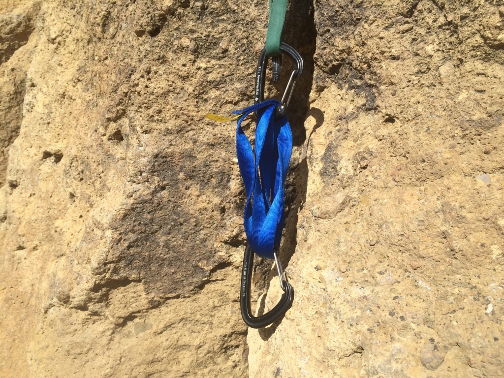Revisión del cabestrillo de escalada con corredor cosido de nailon de primera ley: nuestras pruebas muestran que los cabestrillos anchos como este a menudo se superponen...