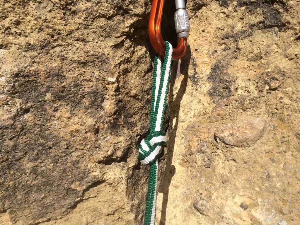 Revisión del cabestrillo de escalada del cabestrillo de bucle abierto Metolius: si bien este nudo puede no parecer el mÔs limpio, descubrimos que el...