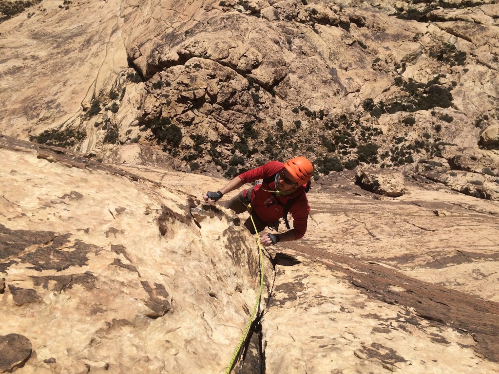 Revisión del cabestrillo de escalada del corredor cosido de nailon de primera ley: con una gran selección de corredores echados sobre su hombro, Stefan...