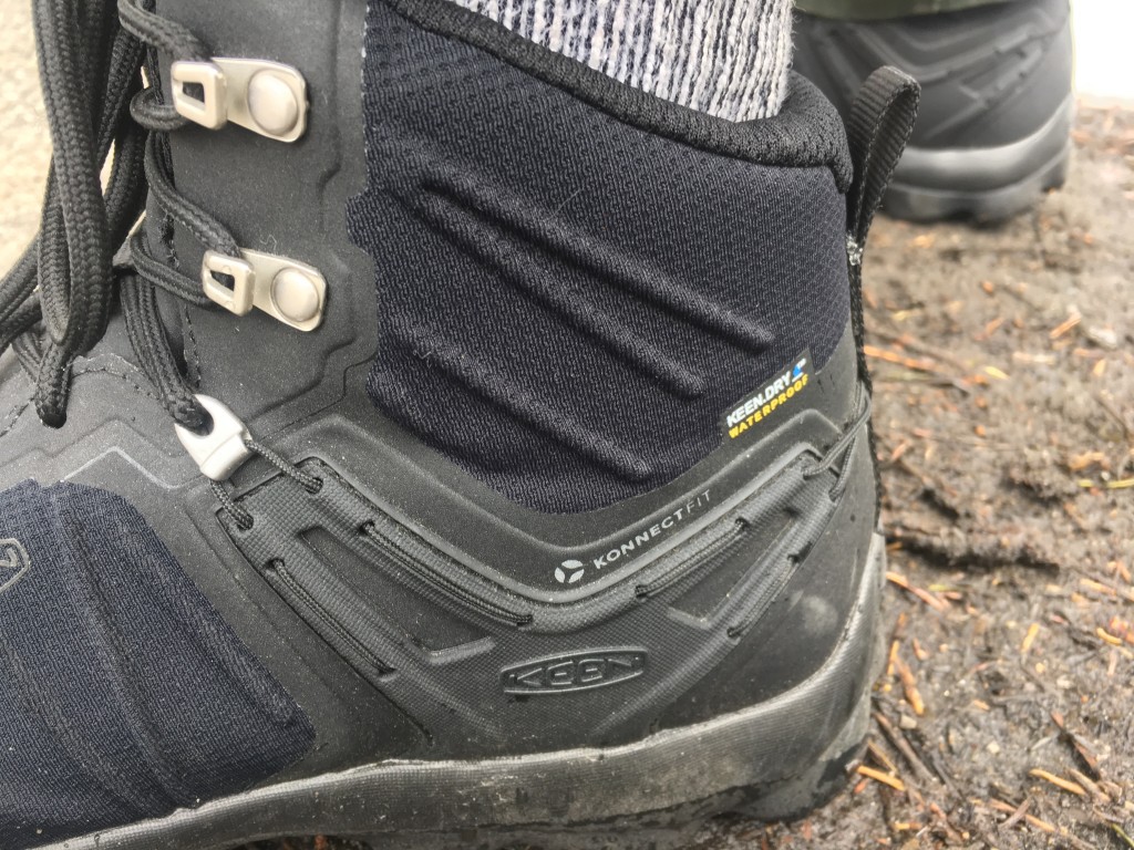 Revisión de las botas de montaña Keen Venture para hombre: el Konnectfit de Keen permite a los usuarios apretar la copa del talón con un...