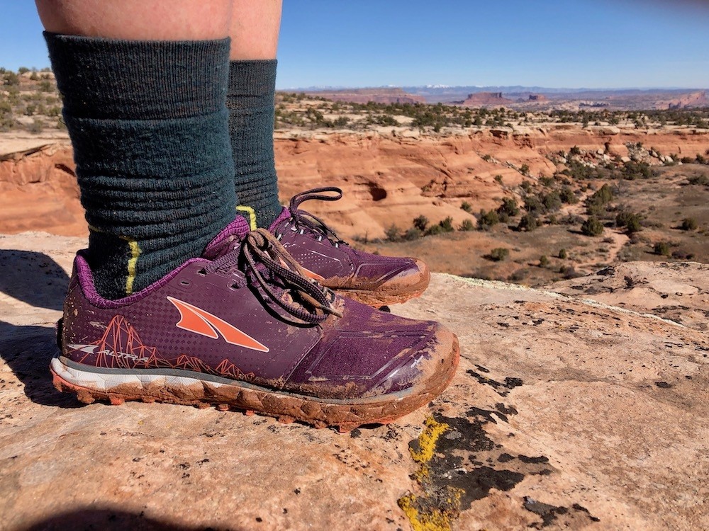 Revisión de las zapatillas de trail running altra superior 4.0 para mujer: en casa en el desierto, la superior 4 es una de nuestras zapatillas de trail favoritas...