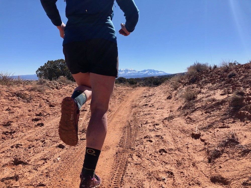 Revisión de las zapatillas de trail running altra superior 4.0 para mujer: afrontar caminos arenosos es una aplicación perfecta para este corredor de trail...