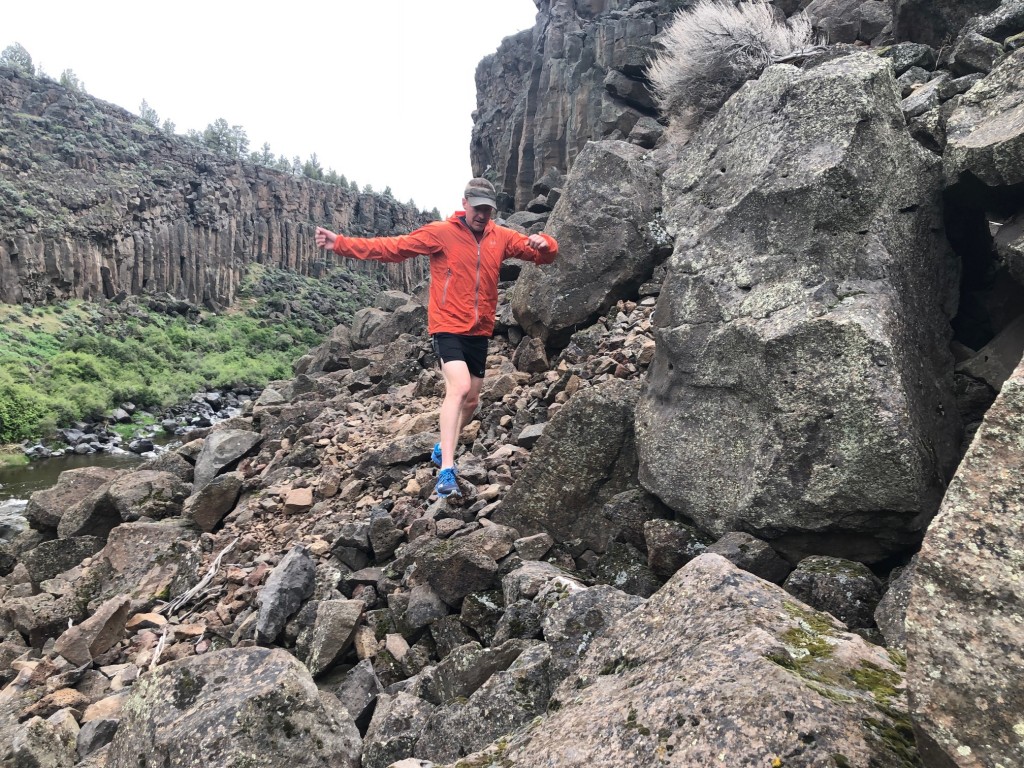 Revisión de las zapatillas de trail running saucony peregrine iso para hombre: probamos estas zapatillas saltando sobre rocas y cantos rodados en este...
