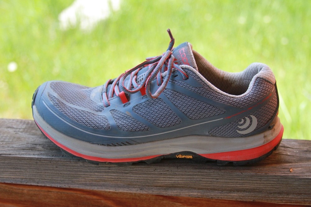Revisión de las zapatillas de trail running Topo Athletic Terraventure 2 para mujer: esta serie ofrece amortiguación bajo los pies con una caĆda de 3 mm y un poco...