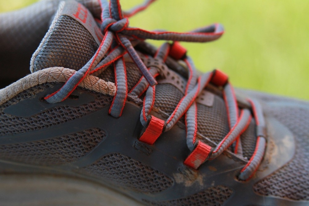 Revisión de las zapatillas de trail running topo Athletic Terraventure 2 para mujer: el arnĆ©s de estabilidad envuelve el pie, pero debido a que es mĆ”s rĆgido...