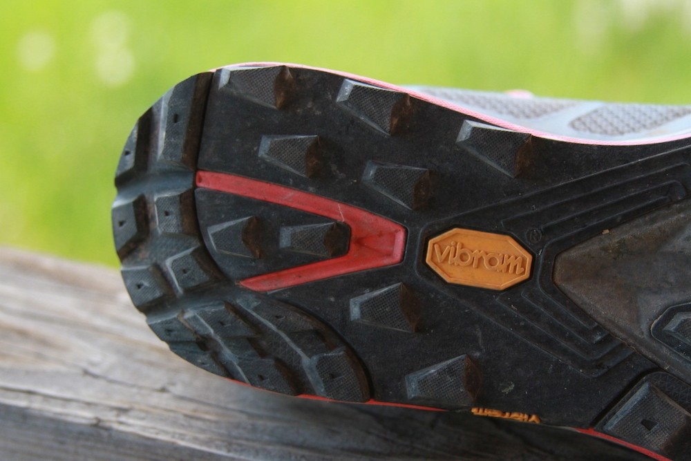 Revisión de las zapatillas de trail running Topo Athletic Terraventure 2 para mujer: las orejetas son sólidas y funcionan muy bien al subir cuestas, sin embargo,...