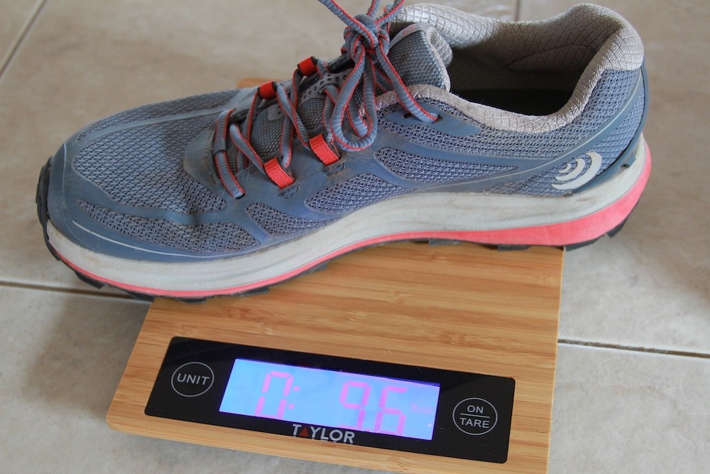 Revisión de las zapatillas de trail running topo Athletic Terraventure 2 para mujer: una zapatilla "normal" peso que encaja en la categorĆa de peso ligero. este...