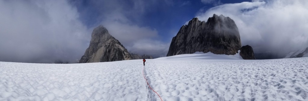 Revisión de la cuerda de escalada Mammut Revelation: arrastrar la cuerda a través de la nieve derretida en los glaciares alpinos es una...