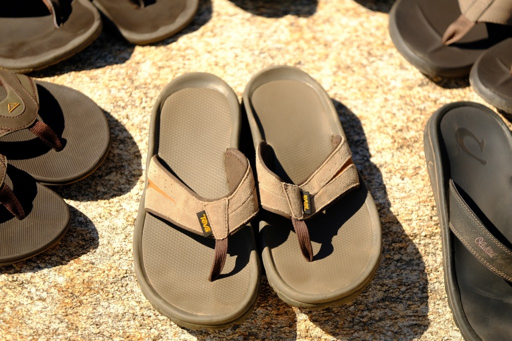 Revisión de las chanclas de tanga teva katavi 2 para hombres: copas de talón profundas y una plantilla ajustada complementan el monstruo...