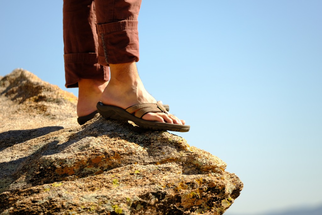 Revisión de las chanclas teva katavi 2 para hombre: adherentes, duraderas y cómodas. Si pasas mucho tiempo en...