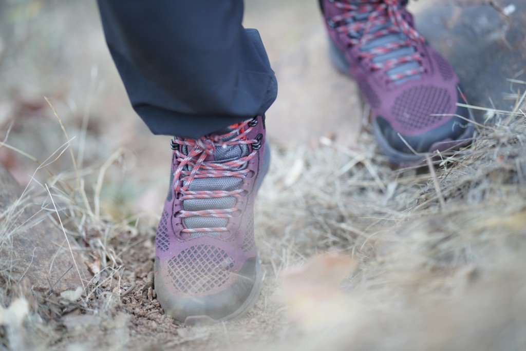 Revisión de botas de montaña Vasque Breeze lt GTX para mujer: el eje del tobillo y la lengüeta estÔn bien acolchados, lo que aumenta la comodidad...