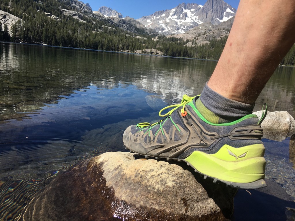 Revisión de los zapatos de senderismo Salewa Wildfire Edge para hombre: ”listos para el rock and roll! el borde del incendio forestal es razonablemente cómodo...