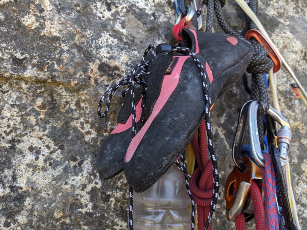 Revisión de zapatos de escalada LV con cordones incomparables para mujeres: los cordones arriba se sentĆan como en casa en varios largos de granito en el...