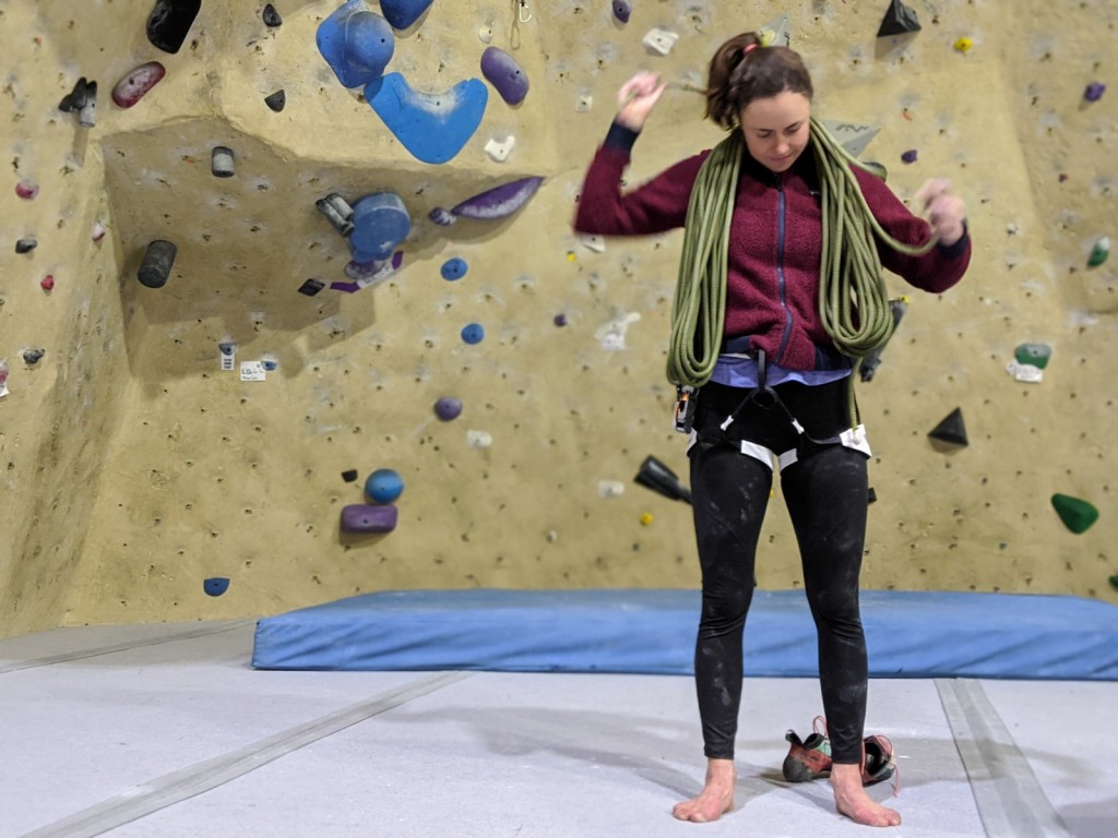 Revisión del arnés de escalada mammut alnasca para mujer: el ligero alnasca es nuestra mejor elección para el gimnasio: delgado y fÔcil...