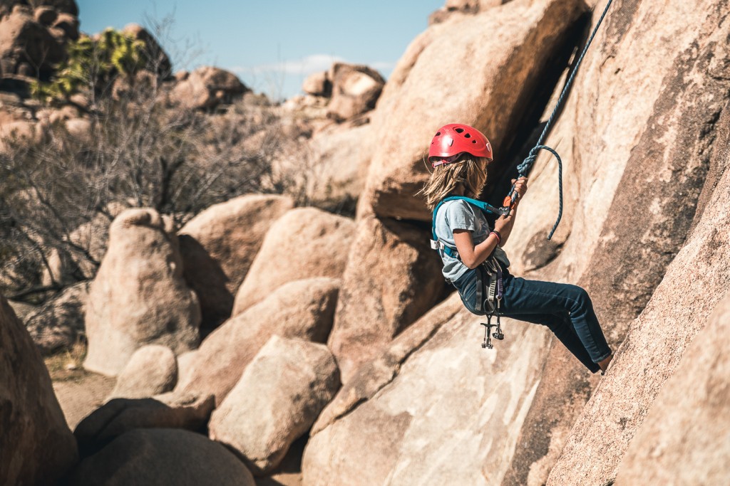 Revisión para niños del arnés de escalada de cuerpo completo Black Diamond Momentum: durante nuestra prueba acumulamos horas de tiempo colgado.
