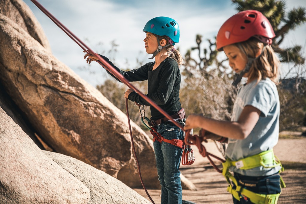 Black Diamond Momentum - Revisión del arnés de escalada para niños - ¿Estás lista para el control de seguridad, hermana?