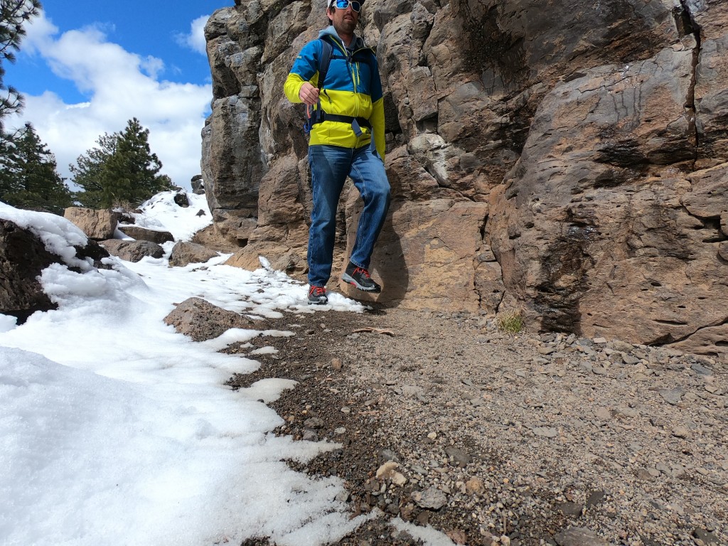 Revisión de las botas de montaña North Face Ultra Fastpack IV Mid Futurelight para hombre: ideales para caminatas informales que pueden encontrar condiciones variadas,...