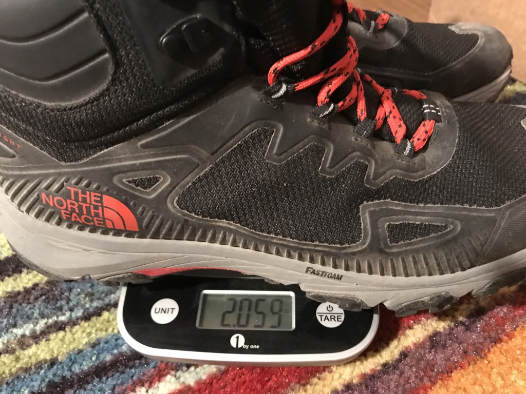 Revisión de las botas de montaña North Face Ultra Fastpack IV Mid Futurelight para hombre: solo un cabello de mÔs de 2 libras es un buen peso para estas botas.