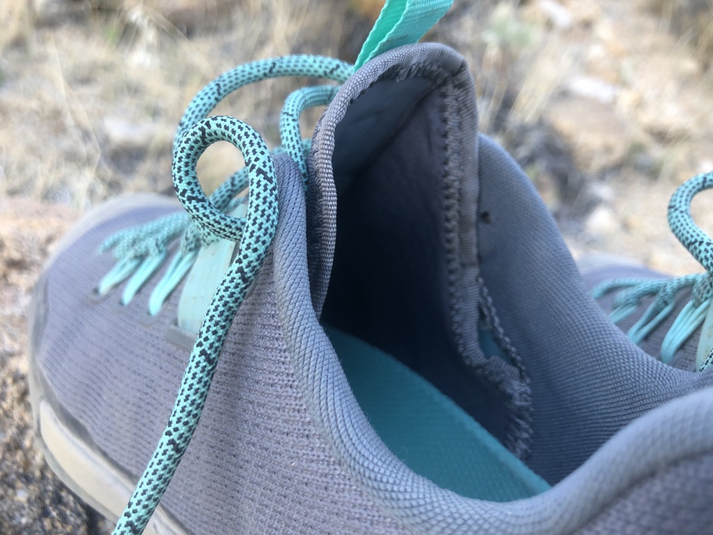 Enfoque técnico de diamante negro para revisión de zapatos de aproximación para mujeres: el marco liviano del técnico incluye una lengüeta delgada y un poco...