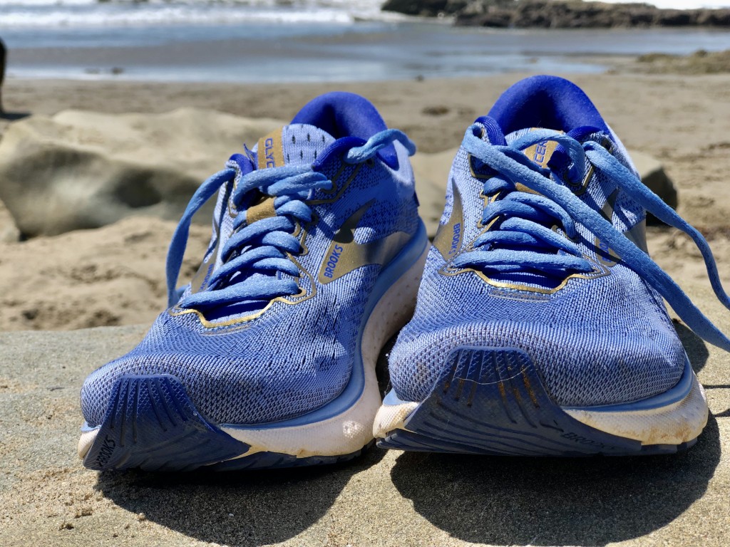 Revisión de zapatillas para correr Brooks Glycerin 18 para mujer: no tenĆamos idea de que nos encantarĆa un par de cordones asĆ...