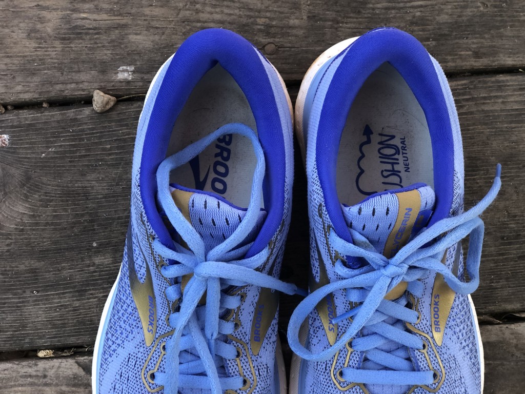 Revisión de zapatillas para correr Brooks Glycerin 18 para mujer: ”mira lo sedosos que son los cordones! esos dulces, dulces cordones...