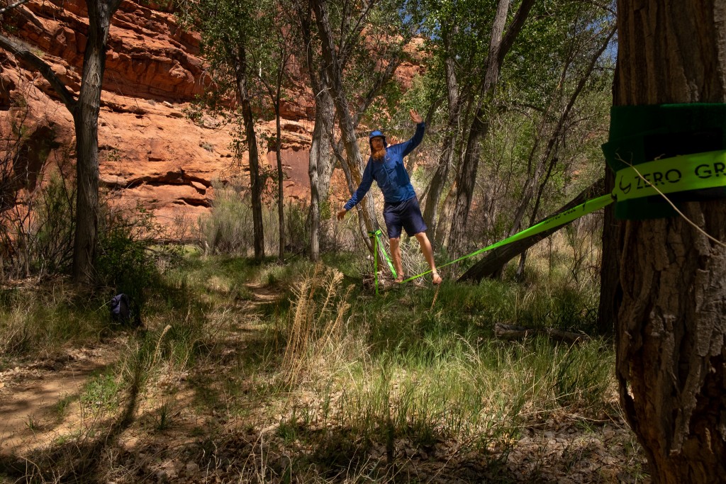 Revisión de slackline del kit de gravedad cero: el trinquete bÔsico tiene el mismo complemento que todos, pero con...