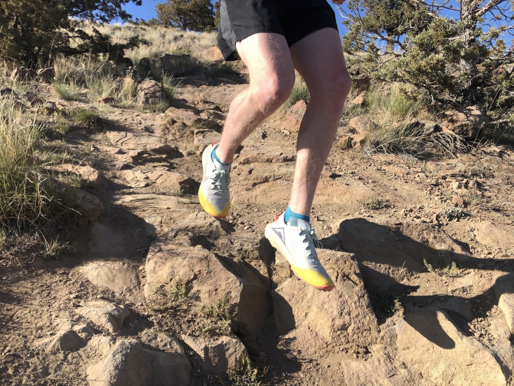 Revisión de las zapatillas de trail running Nike Air Zoom Terra Kiger 6 para hombre: es bueno tener mucha protección debajo de los pies cuando corres...