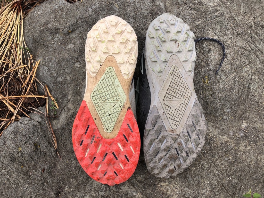 Revisión de las zapatillas de trail running Nike Air Zoom Terra Kiger 6 para hombre: comparación de la suela de la nueva versión 6 en rojo y blanco en...