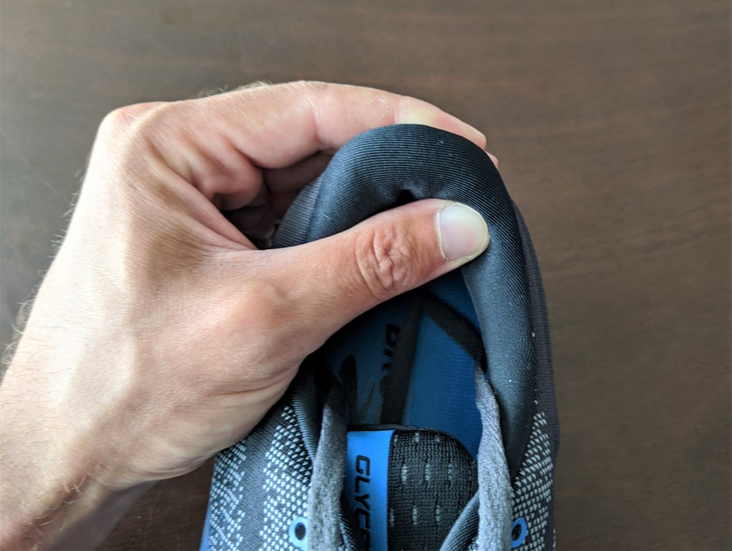 Revisión de las zapatillas para correr Brooks Glycerin 18 para hombre: no te decepcionarÔ el grueso acolchado que recubre el talón...