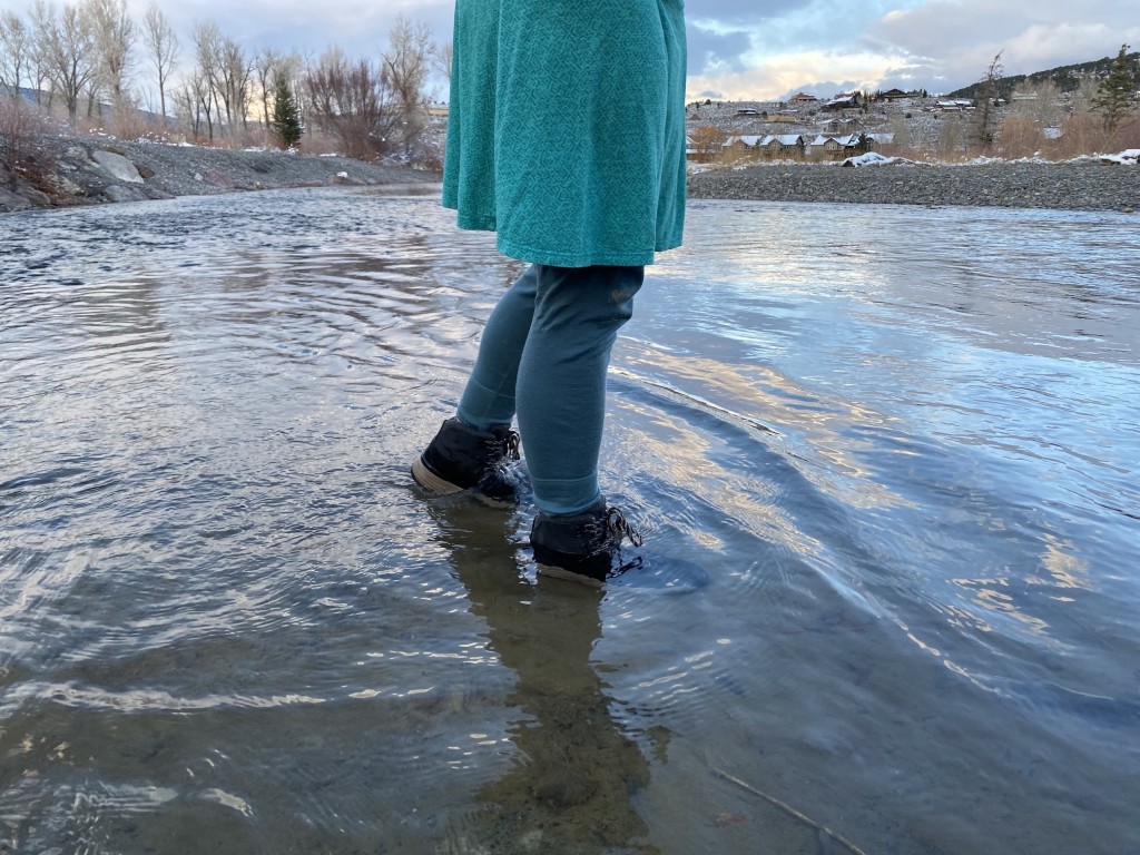 Revisión de botas de invierno con aislamiento Danner Mountain 600 para mujer: apreciamos que esta bota sea impermeable hasta el...
