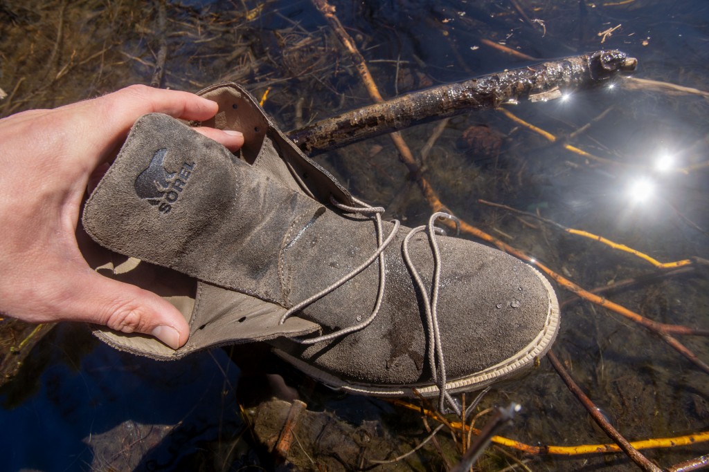 Revisión de las botas de lluvia Sorel Madson II Chukka: echando un vistazo mÔs de cerca a los refuerzos con fugas (esos pliegues de cuero...