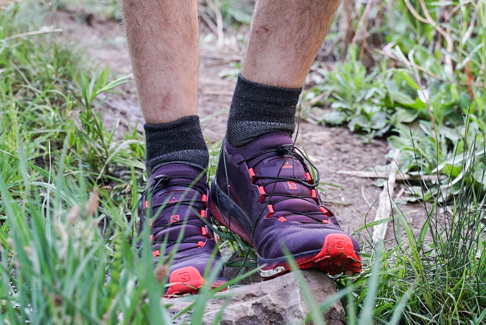 Revisión de los calcetines para correr Wrightsock Coolmesh II Quarter: estos zapatos cuentan con un collar de residuos que es excelente para mantener fuera...