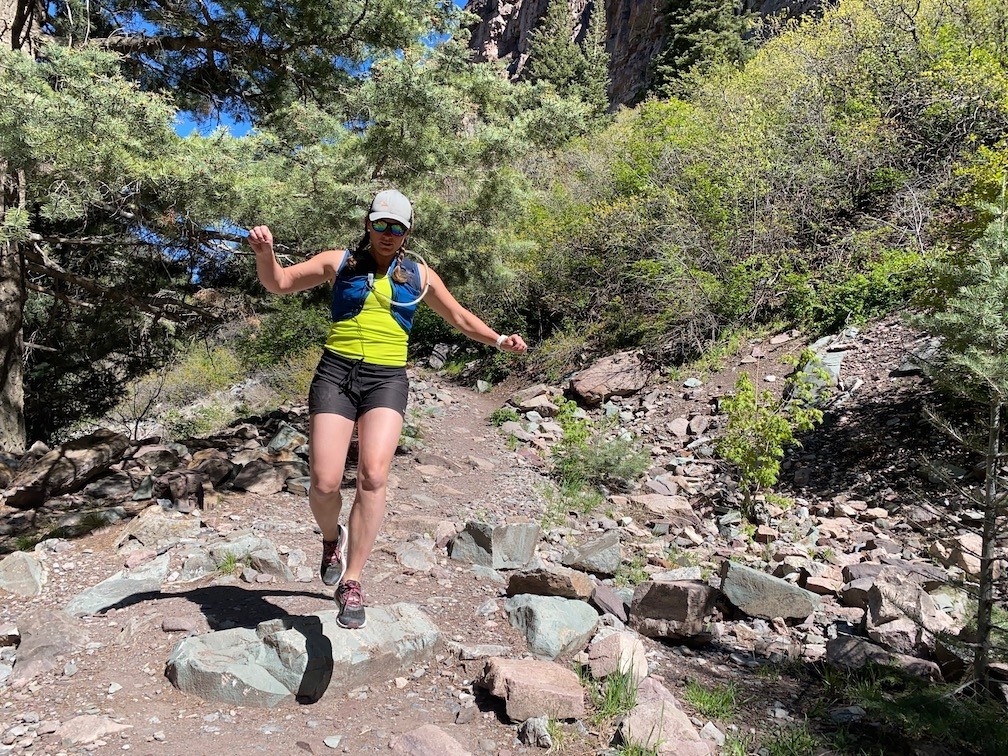 Revisión de las zapatillas de trail running Brooks Cascadia 15 para mujer: salta, explora y recorre senderos técnicos con esta estable...