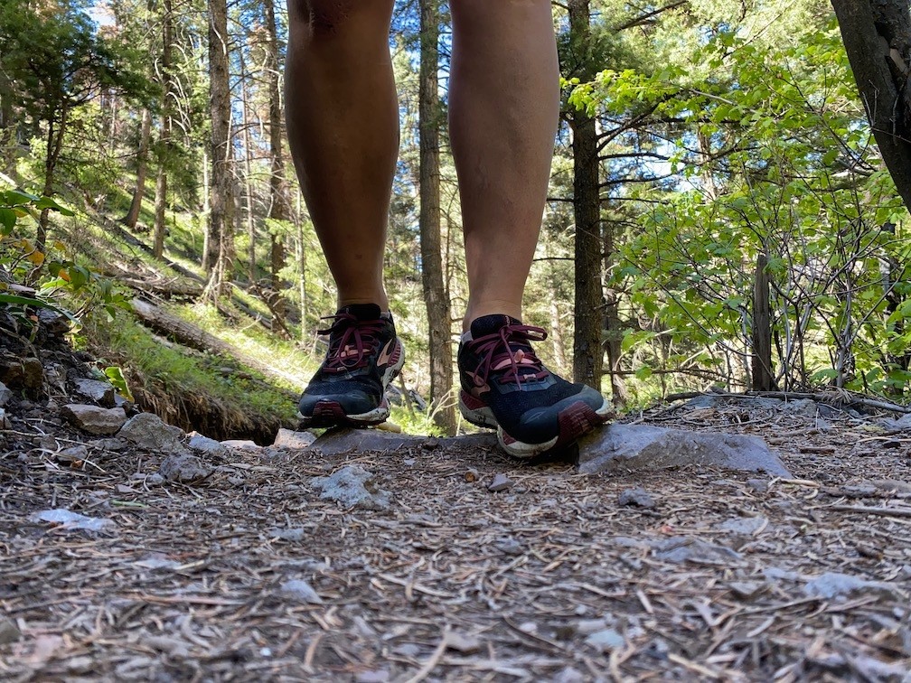 Revisión de las zapatillas de trail running Brooks Cascadia 15 para mujer: nos encanta la estabilidad de esta actualización. la puntera y los postes mÔs anchos...