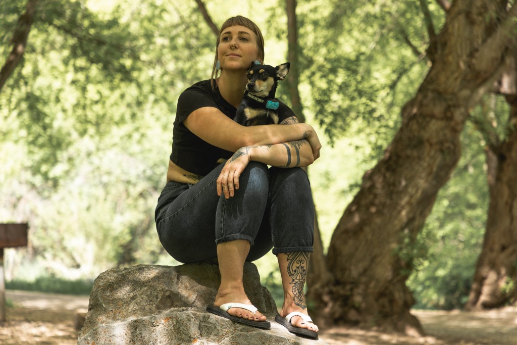 Revisión de chanclas para esterilla de yoga sanuk para mujer: estas cómodas chanclas quedan geniales con cualquier atuendo informal.