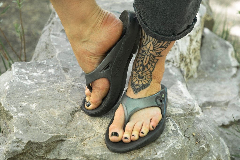 Revisión de las chanclas deportivas oofos ooriginales para mujer: puede que las oofos no sean las chanclas mÔs bonitas que existen, pero seguro...