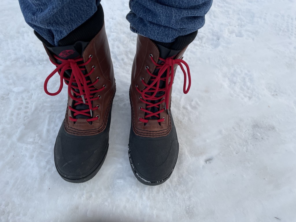 Revisión de las botas de invierno Vans Standard Snow MTE: el sistema de cordones estÔndar es bueno, lo que nos permite arrancar...