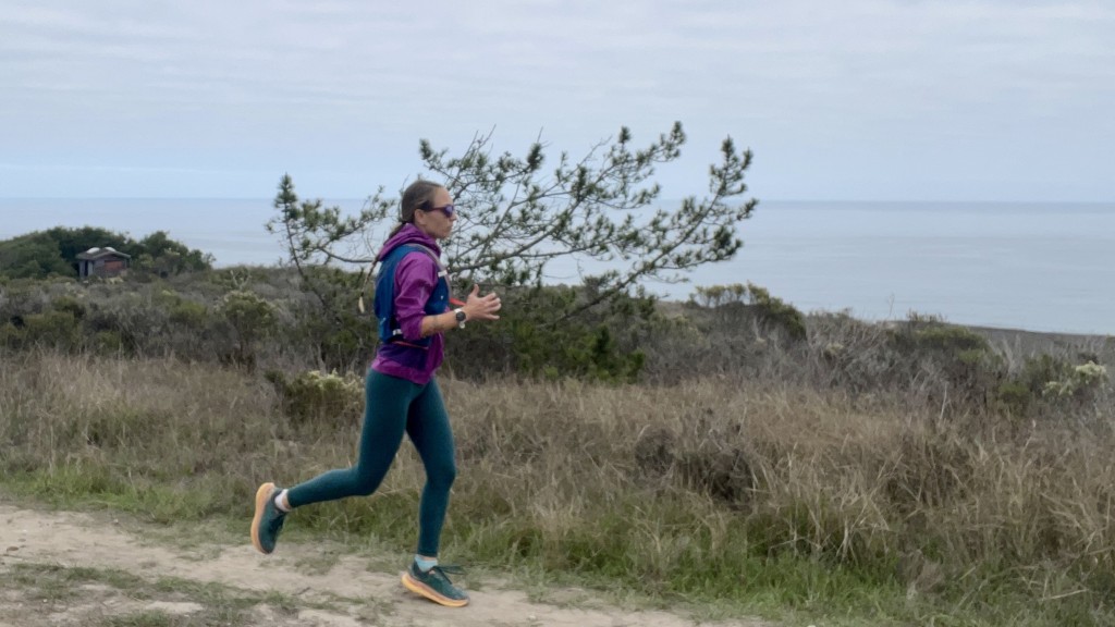 Revisión de las zapatillas de trail running Hoka tecton x trail para mujer: si bien no es la zapatilla mÔs sensible, la tecton es lo suficientemente sensible como para...