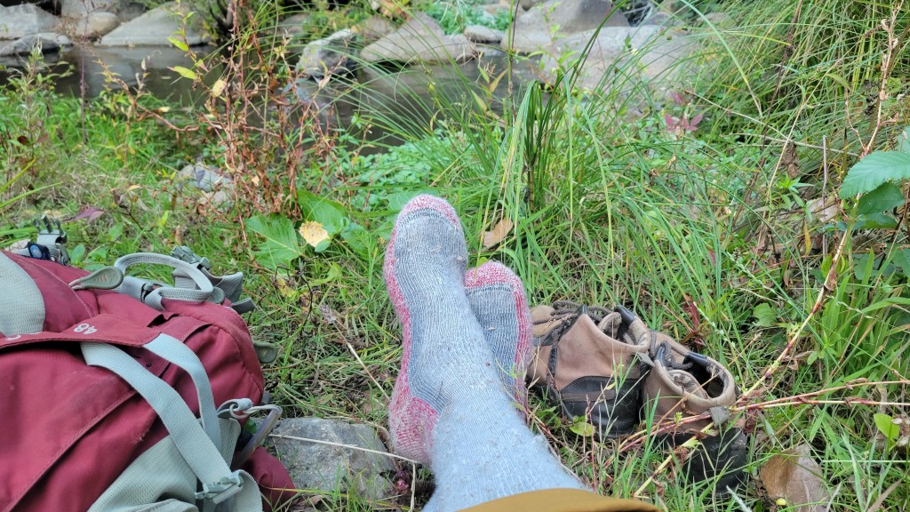 Revisión de los calcetines de senderismo Injinji Liner Crew: usar los forros Injinji debajo de un calcetĆn mĆ”s grueso resultó adecuado para...