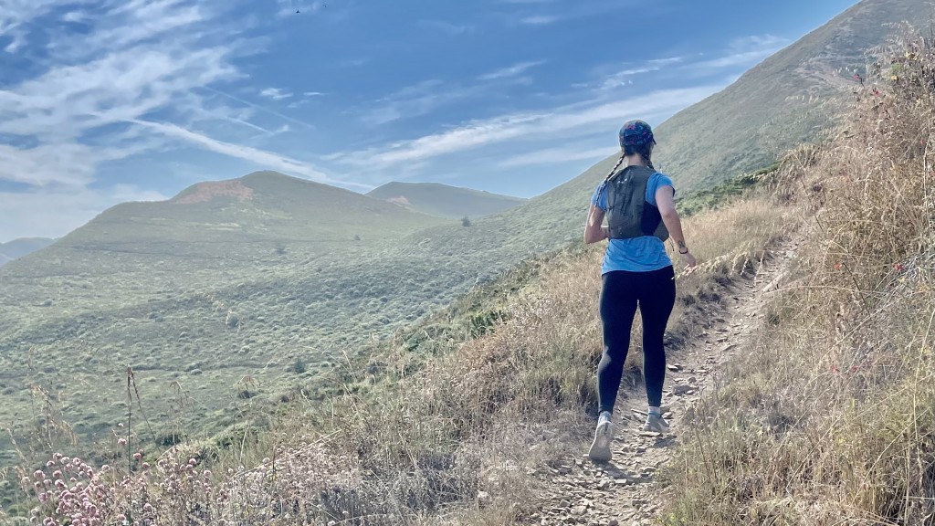 Revisión de las zapatillas de trail running Brooks Catamount 2 para mujer: las Catamount se ajustan bien y proporcionan una gran estabilidad con su...