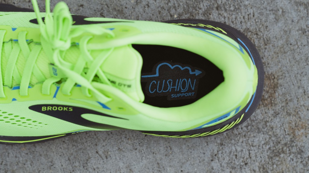 Revisión de las zapatillas para correr Brooks Adrenaline GTS 23 para hombre: una parte superior lujosa con excelente sujeción hace de este un zapato cómodo para...