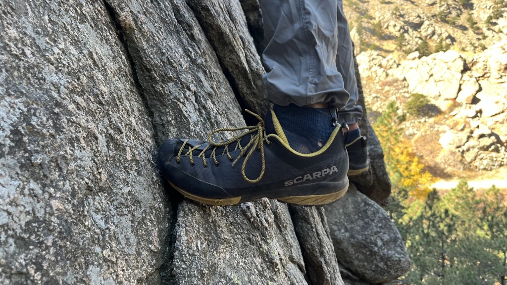Revisión de los zapatos de aproximación Scarpa Mescalito Planet: bordes, manchas y atascos de pies fueron fÔciles de realizar en el...