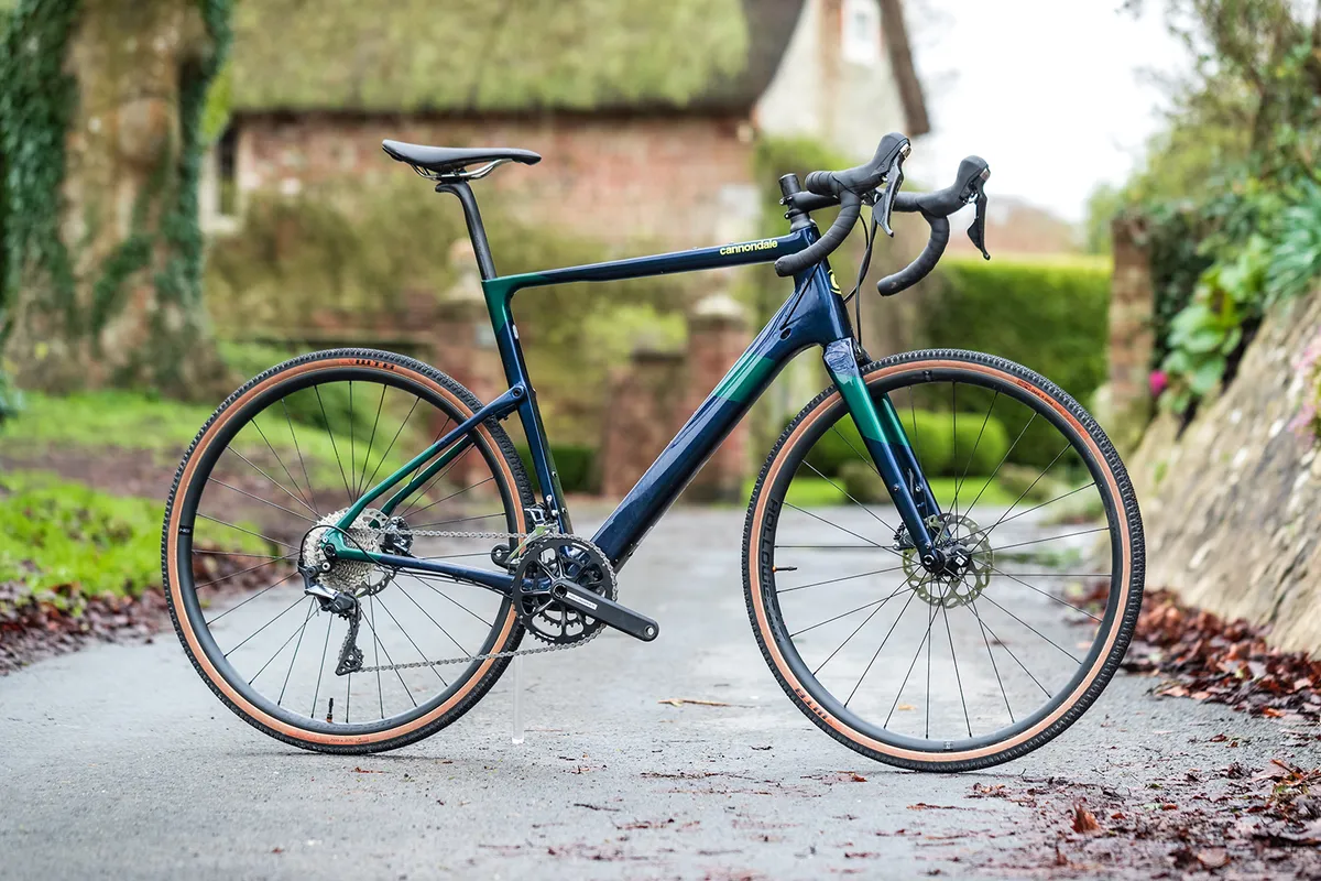 Cannondale Topstone Carbon Ultegra RX Bicicleta gravel en azul Cannondale Topstone Carbon Ultegra RX