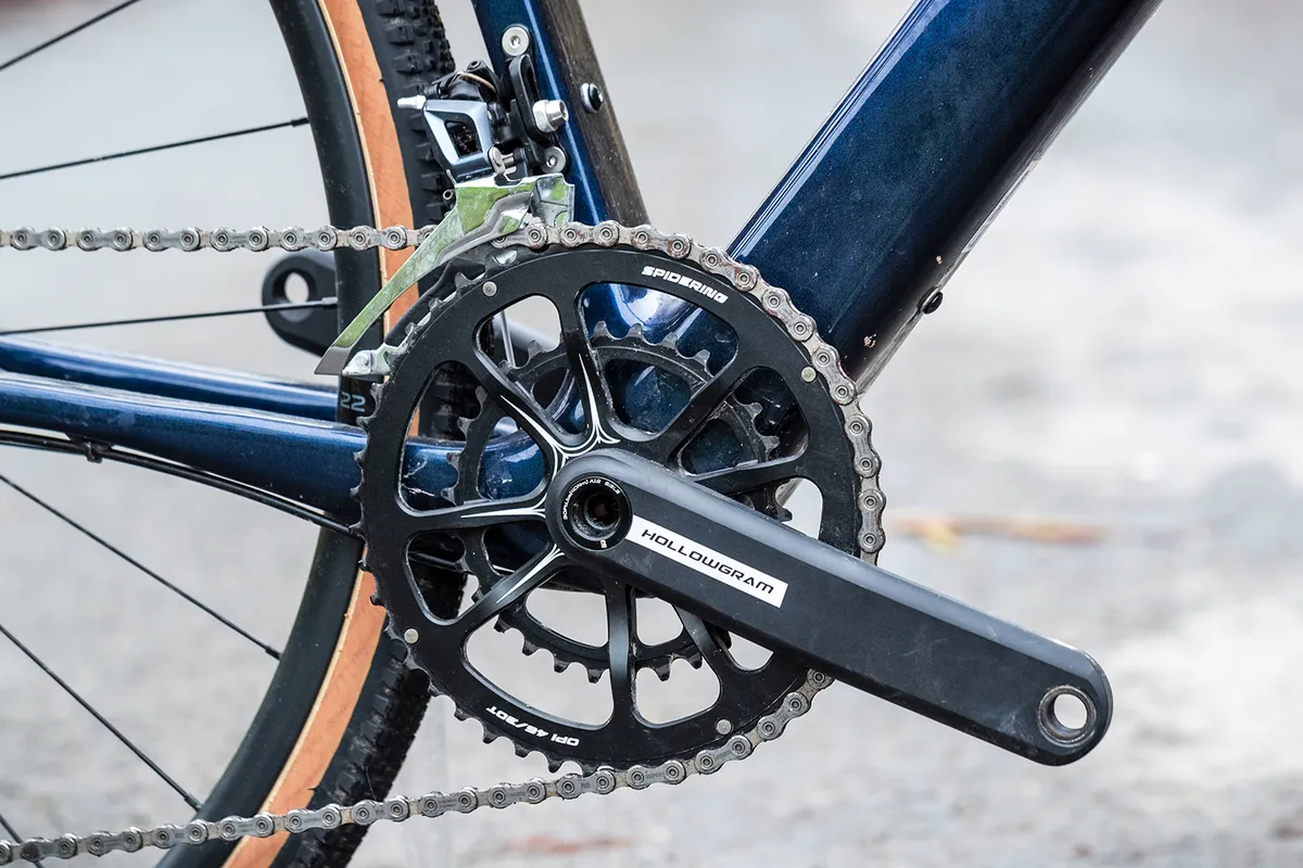 Juego de platos y bielas HollowGram en la bicicleta de gravel Cannondale Topstone Carbon Ultegra RX