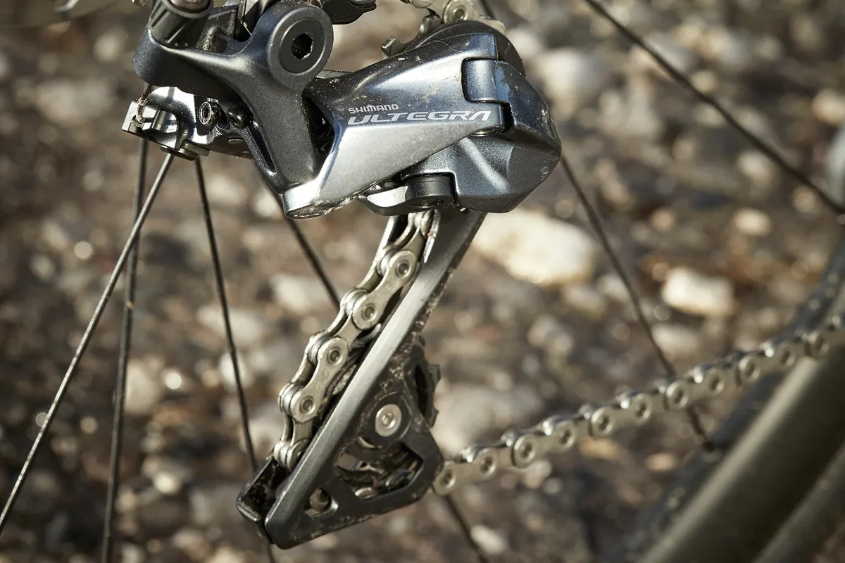 Ribble Resistencia Ti La bicicleta de carretera Ribble Endurance Ti estÔ equipada con una transmisión Shimano Ultegra