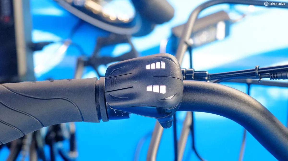 orbea-katu-review-8-1506689833456-29b965dkoyxj-df6f524 El controlador es discreto y fƔcil de entender.