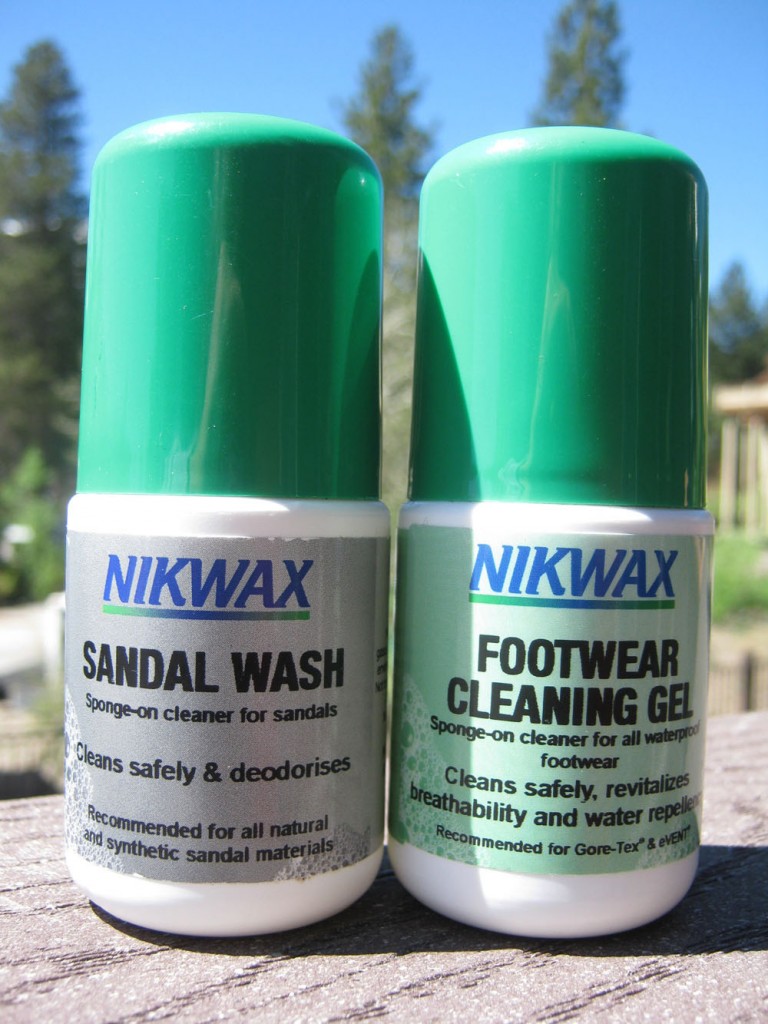 Revisión del gel de limpieza de calzado nikwax para botas de montaña para hombres - prueba de cuidado del equipo: lavado de sandalias niwax y gel de limpieza de calzado niwax
