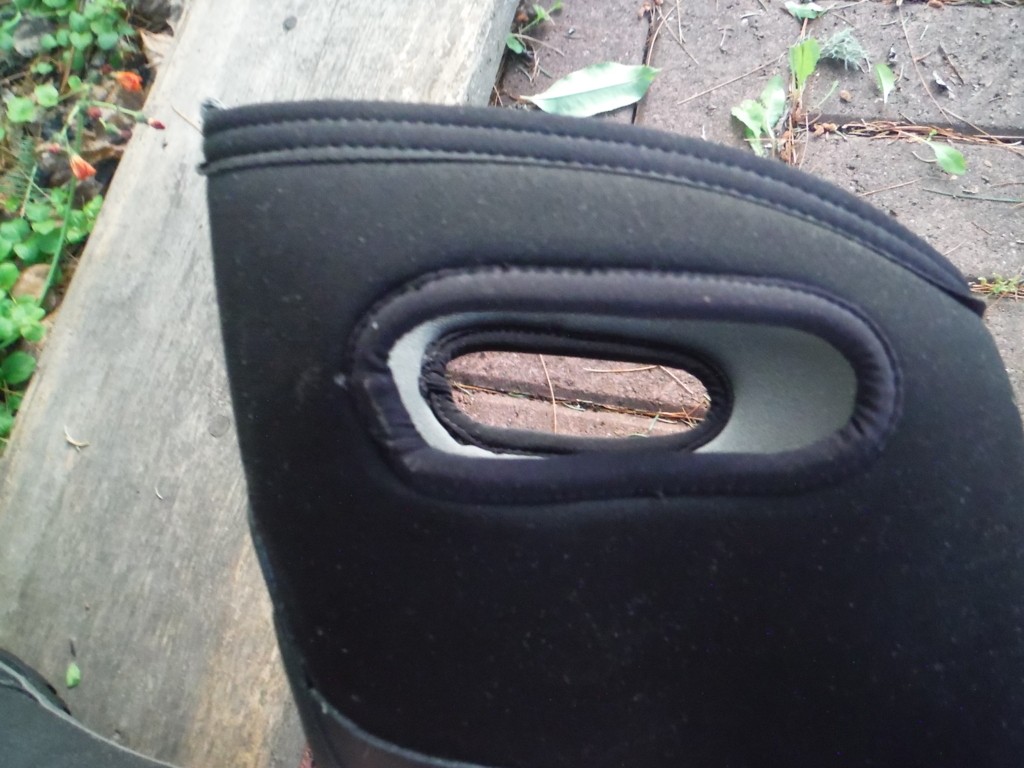 Revisión de botas de lluvia Bogs Ultra Mid Rain Boot: gracias a estas asas únicas, ninguna otra bota que probamos fue tan fÔcil...