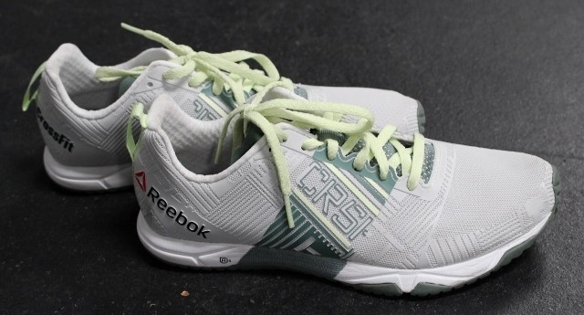 Revisión de zapatos reebok sprint 2.0 para mujer para crossfit: a primera vista, este no parece un zapato impresionante con su...